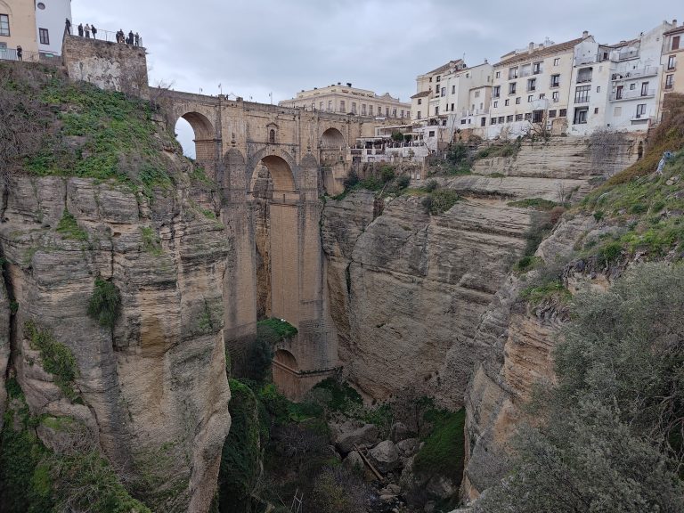 西班牙【隆達】Ronda|隆達鬥牛場Bullring of the Royal Cavalry of Ronda—新橋Puente Nuevo—舊橋Puente Viejo—羅馬橋Puente Romano—菲利普五世拱門 Arco de Felipe V—羅克廣場Plaza del Socorro—救濟教會Iglesia del Socorro|Ronda attractions 9 Puente Nuevo