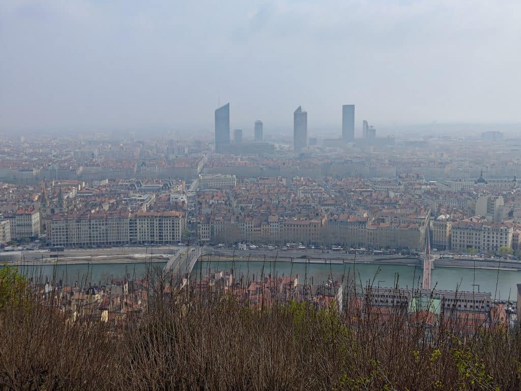 富維耶聖母院戶外的觀景瞭望台