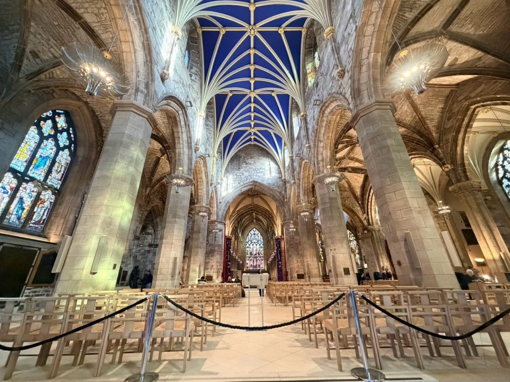 英國【愛丁堡】Edinburgh|愛丁堡推薦必看景點Top15 in Edinburgh City|愛丁堡皇家英里Edinburgh Royal Mile、Scott Monument、St Giles’Cathedra|卡爾頓山丘Calton Hill、Glenkinchie威士忌酒廠|英國的北方雅典Athens of the North 8 St Giles’ Cathedra