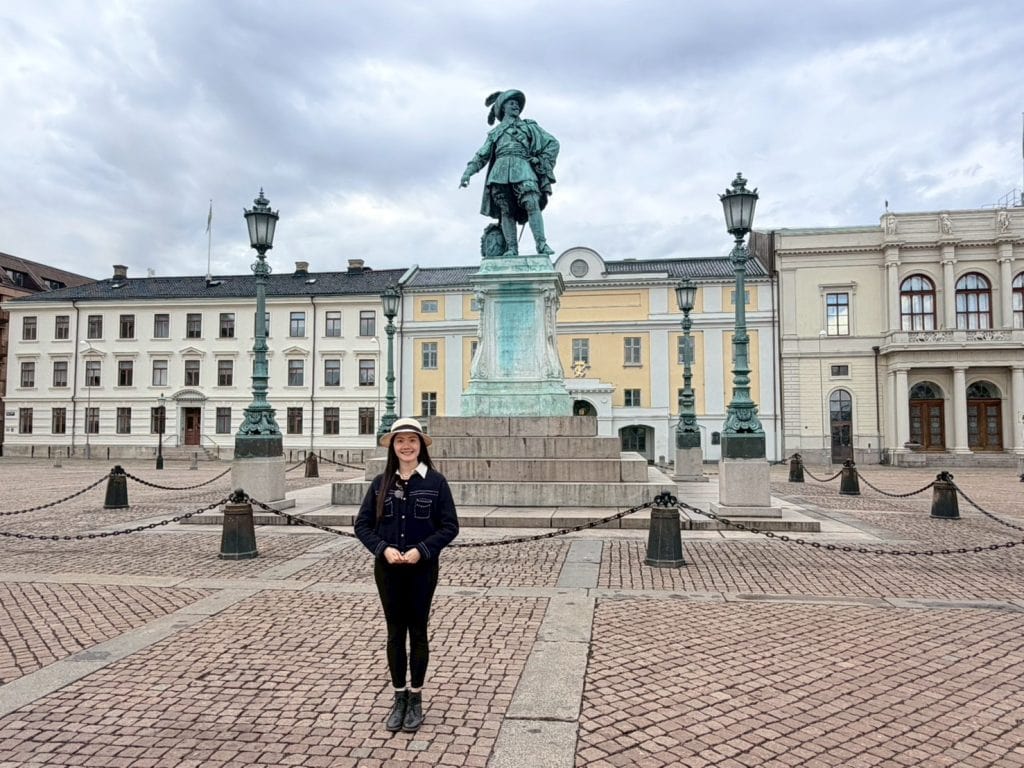 瑞典【哥特堡】Göteborg|丹麥腓特烈港—瑞典哥特堡港渡輪|哥特堡行程規劃:Skansen Kronan城堡、哥特堡大教堂Gustavi domkyrka、哥塔運河與遊船Göta kanal、古斯塔夫廣場Gustaf Adolf square|Café Husaren Home Of Hagabullen超大肉桂捲|Radisson Blu Scandinavia 8 LINE ALBUM 20260518丹麥菲特列港口 瑞典哥特堡 260607 75