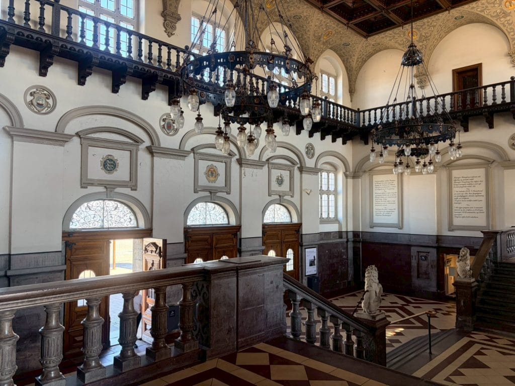丹麥【北西蘭島】North Zealand|赫爾辛格Helsingør、克倫堡Kornborg|腓特列堡Frederiksborg Castle、腓特列斯宮殿Fredensborg Slot|丹麥皇室三大城堡巡禮|哥本哈根卡Copenhagen Card使用範圍 26 Helsingør station