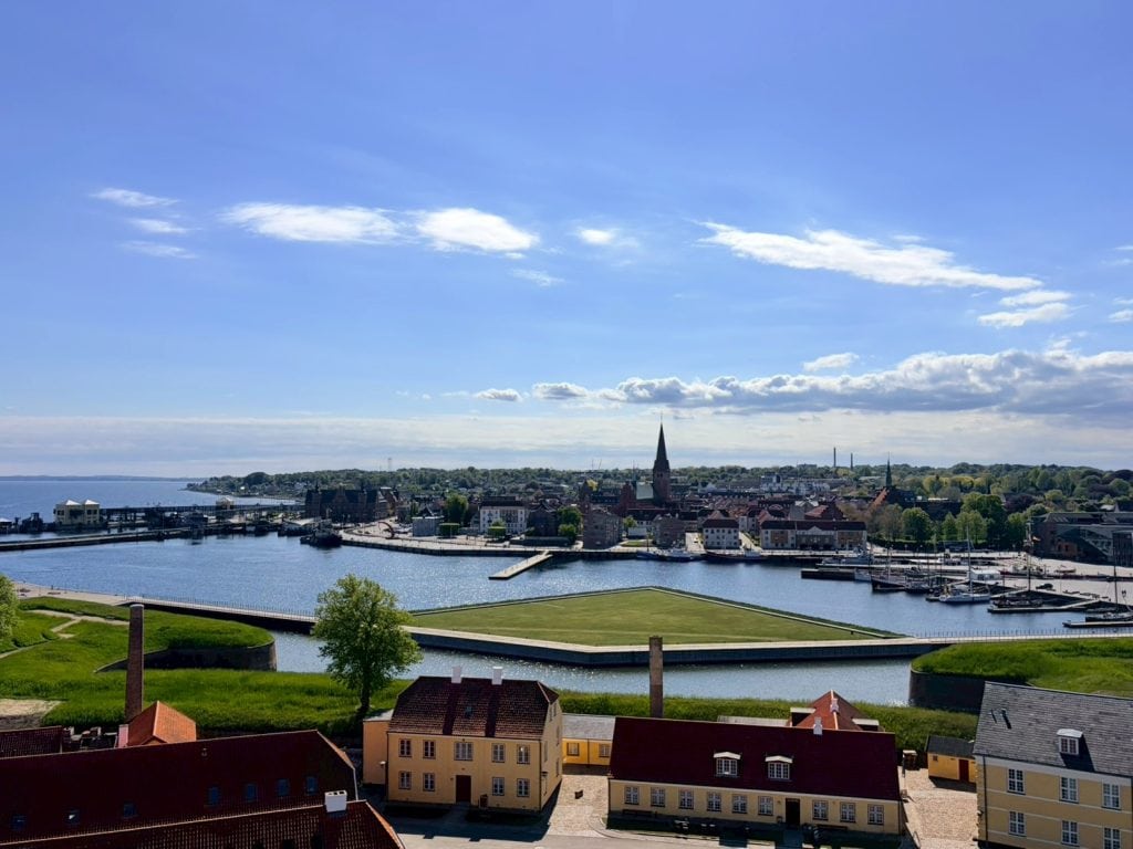 丹麥【北西蘭島】North Zealand|赫爾辛格Helsingør、克倫堡Kornborg|腓特列堡Frederiksborg Castle、腓特列斯宮殿Fredensborg Slot|丹麥皇室三大城堡巡禮|哥本哈根卡Copenhagen Card使用範圍 9 Kornborg Slot