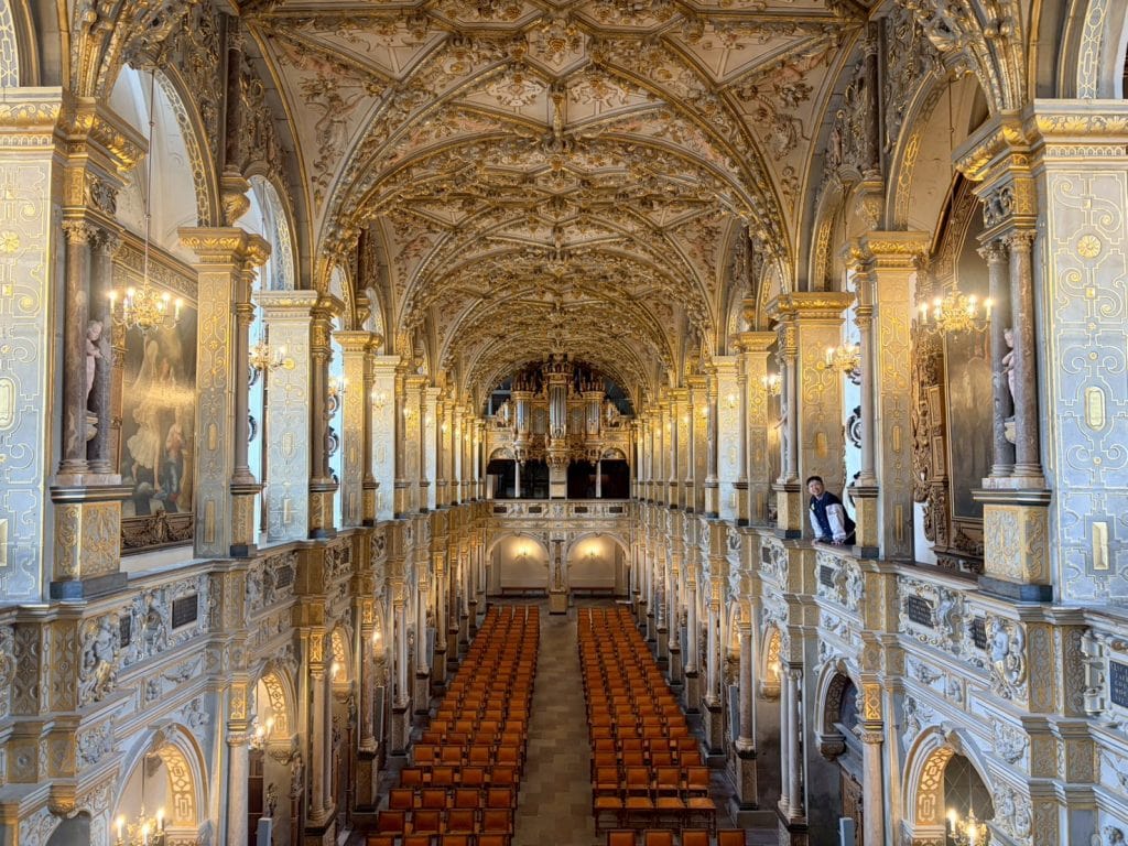 丹麥【北西蘭島】North Zealand|赫爾辛格Helsingør、克倫堡Kornborg|腓特列堡Frederiksborg Castle、腓特列斯宮殿Fredensborg Slot|丹麥皇室三大城堡巡禮|哥本哈根卡Copenhagen Card使用範圍 18 腓特列堡教堂