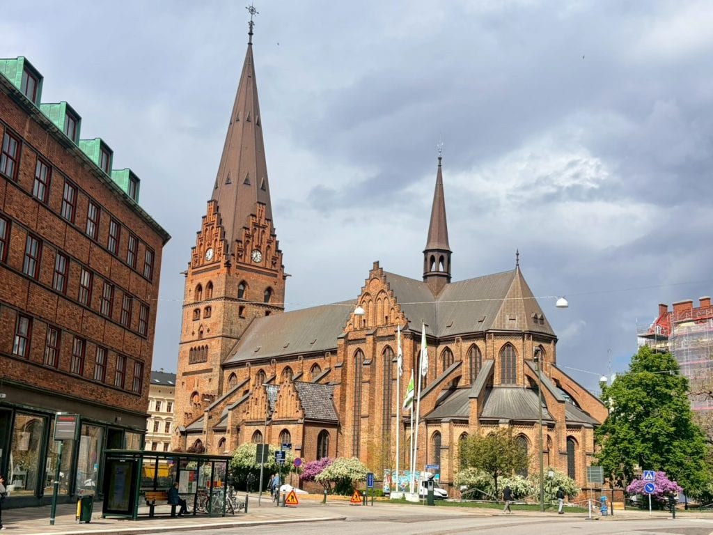 瑞典【馬爾默】Malmo|馬爾默景點:馬爾默大廣場 Stortorge、St. Peter's Church、馬爾默城堡 Malmö Castle、Malmö Saluhall農產品市場、馬爾默市立圖書館Stadsbiblioteket|推薦馬爾默St. Jakobs Backery 5 St. Peter's Church in Malmö