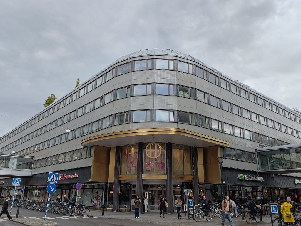 瑞典【馬爾默】Malmo|馬爾默景點:馬爾默大廣場 Stortorge、St. Peter's Church、馬爾默城堡 Malmö Castle、Malmö Saluhall農產品市場、馬爾默市立圖書館Stadsbiblioteket|推薦馬爾默St. Jakobs Backery 11 P 20260521 160822