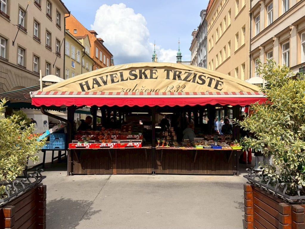 捷克【布拉格老城區Old town】Staré Mésto|布拉格舊市政廳—天文鐘Prague Astronomical Clock—泰恩教堂Kostel Matky Boží před Týnem—聖尼古丁教堂Kostel svatého Mikuláše|Prague Old town 1-Day Trip 11 Havelske trziste