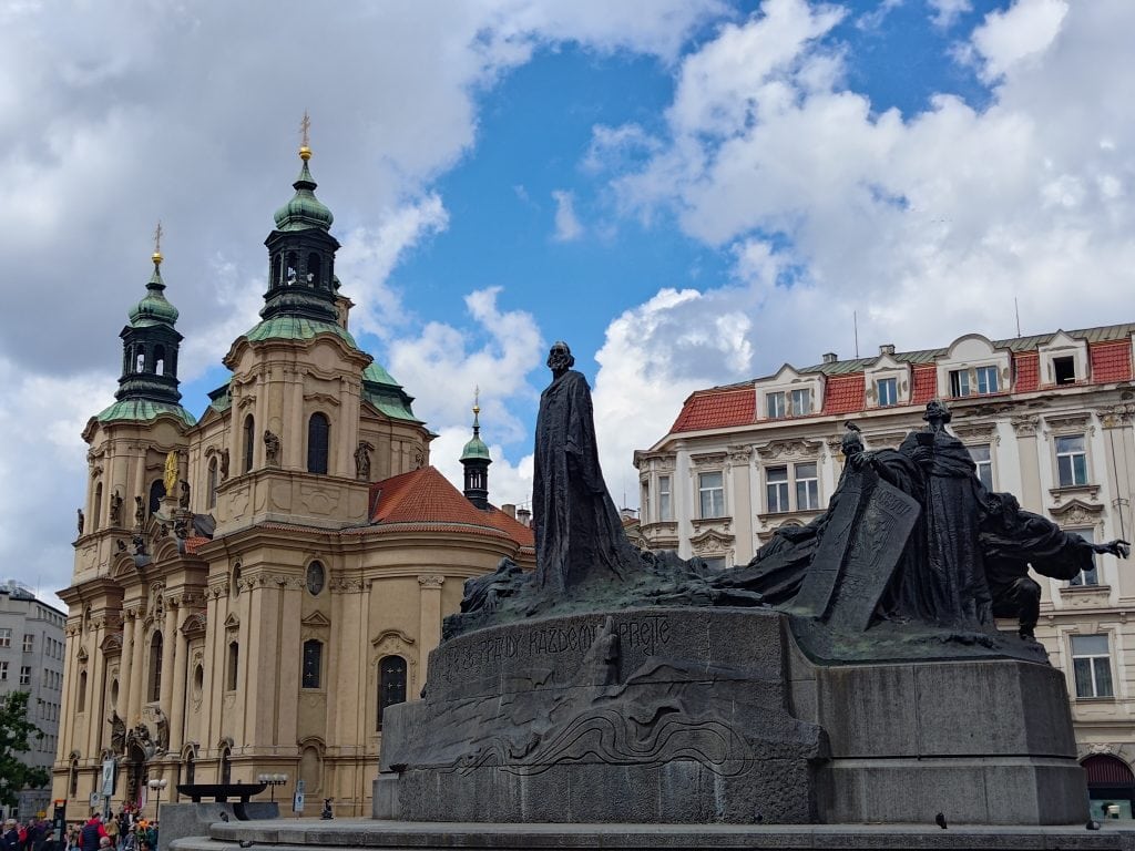 捷克【布拉格老城區Old town】Staré Mésto|布拉格舊市政廳—天文鐘Prague Astronomical Clock—泰恩教堂Kostel Matky Boží před Týnem—聖尼古丁教堂Kostel svatého Mikuláše|Prague Old town 1-Day Trip 4 Jan Hus