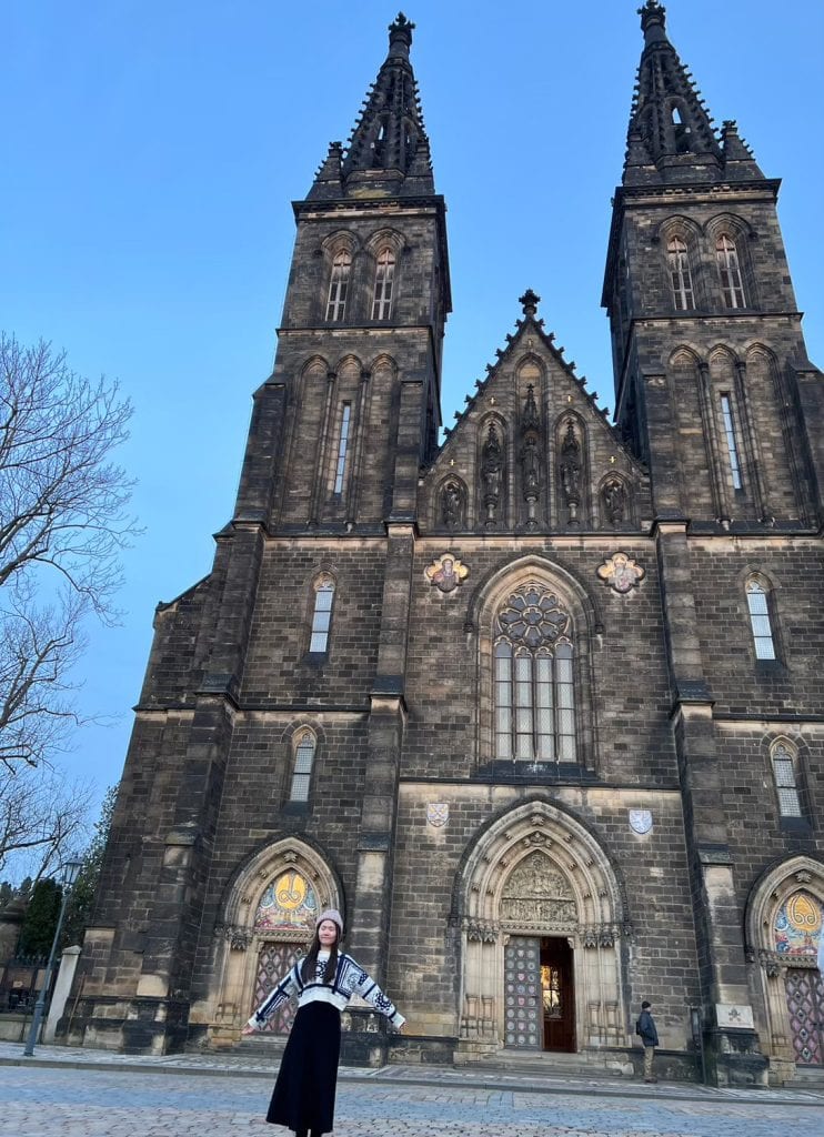 捷克【布拉格高堡區Vysehrad】|聖彼得與保羅大教堂Basilica of St. Peter and St. Paul、高堡公墓Vyšehrad Cemetery 2 Basilica of St. Peter and St. Paul