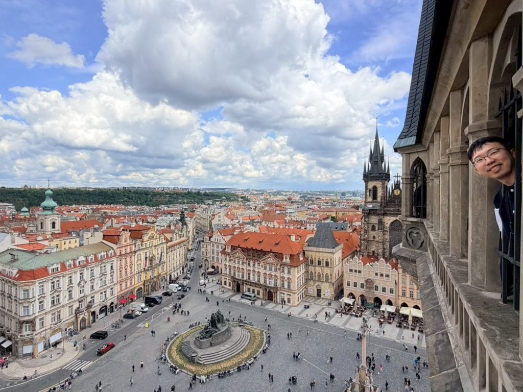 捷克【布拉格攻略】Prague•Praha|基本資訊、行程規劃、交通、天氣穿搭、人文生活、美食購物、快問快答、《布拉格廣場Jolin Version》巡禮|布拉格餐廳Porks Vodičkova、U Glaubiců|布拉格機場住宿Aero rooms|Prague 2-Days Trip|布拉格景點大方向 1 Old Town Square