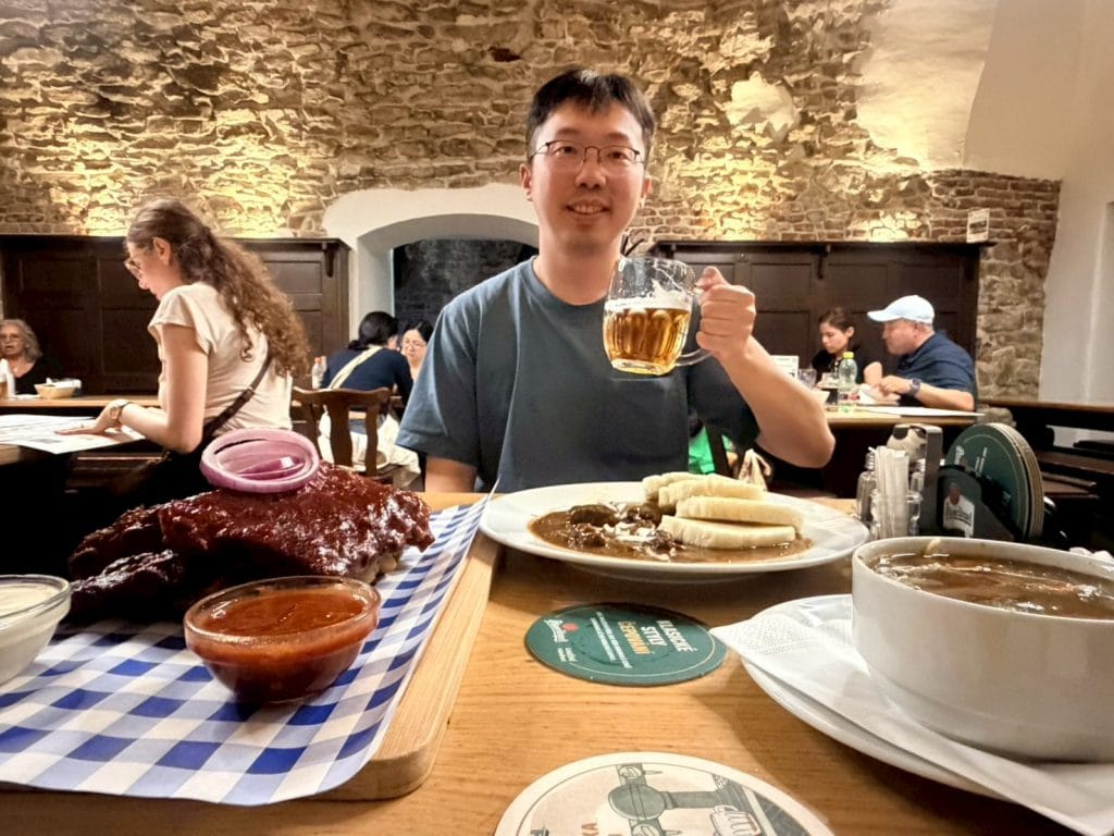 捷克【布拉格攻略】Prague•Praha|基本資訊、行程規劃、交通、天氣穿搭、人文生活、美食購物、快問快答、《布拉格廣場Jolin Version》巡禮|布拉格餐廳Porks Vodičkova、U Glaubiců|布拉格機場住宿Aero rooms|Prague 2-Days Trip|布拉格景點大方向 12 U Glaubiců