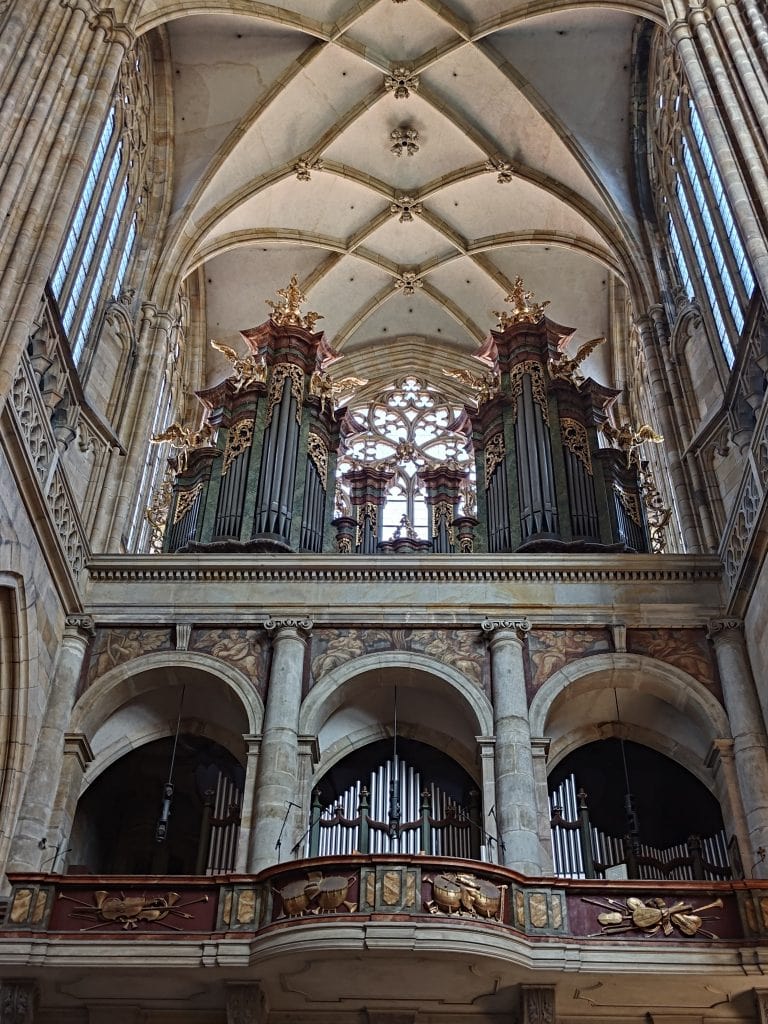 捷克【布拉格城堡區Prague Castle】Hradčany|聖維特主教座堂St. Vitus Cathedral—舊皇宮Old Royal Palace—聖喬治大殿 St. George’s Basilica—黃金巷Golden Lane—黑塔瞭望台Black tower|Prague Castle 1-Day Trip 17 P 20260523 122016