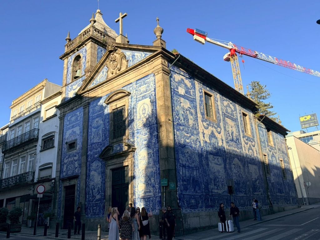 葡萄牙【波多】Porto|波多交通|波多推薦景點Top 20 in Porto|Ponte Luís I、Estação de São Bentos、Palácio da Bolsa|Ribeira、Douro Valley Cruise、Miradouro da Serra do Pilar、Livraria Lello|HF Ipanema Park hotel|Porto 2-Days Trip 24 Capela Das Almas