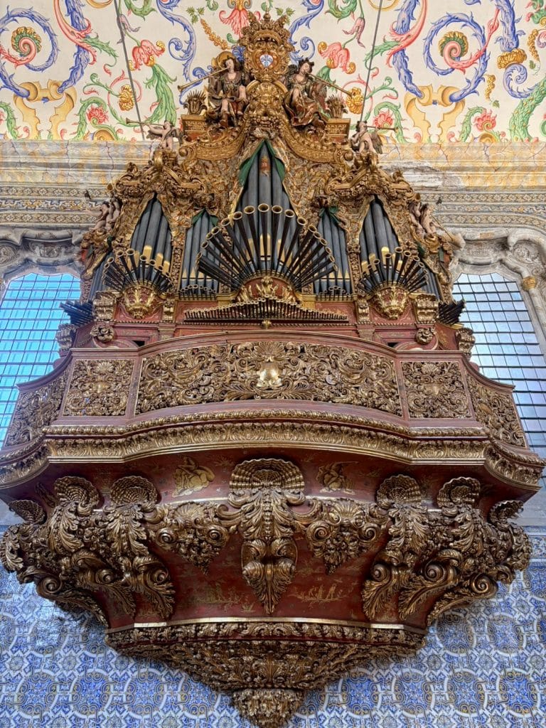 葡萄牙【科英布拉Coimbra】Universidade de Coimbra →【阿維羅Aveiro】Moliceiro、Ovos Moles|維塞屋飯店Hotel Grao Vasco 10 Capela de São Miguel órgão de tubos