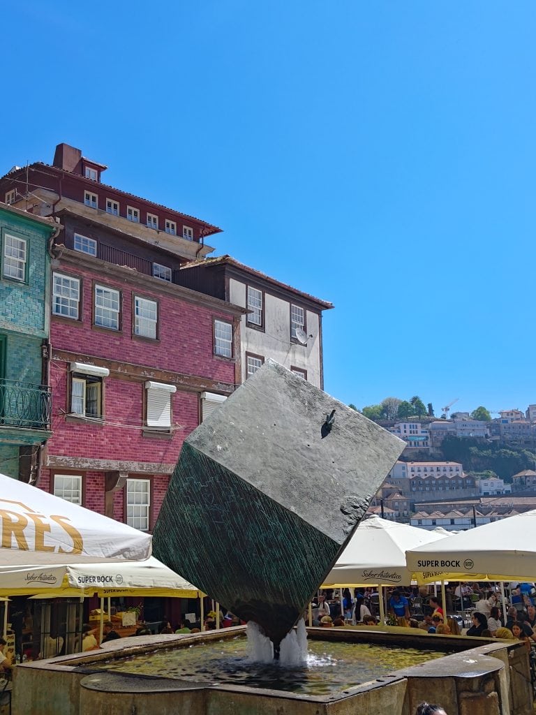 葡萄牙【波多】Porto|波多交通|波多推薦景點Top 20 in Porto|Ponte Luís I、Estação de São Bentos、Palácio da Bolsa|Ribeira、Douro Valley Cruise、Miradouro da Serra do Pilar、Livraria Lello|HF Ipanema Park hotel|Porto 2-Days Trip 32 Cube da Ribeira