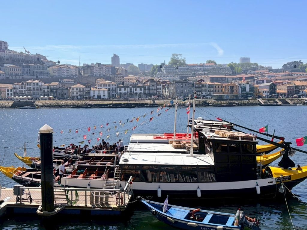 葡萄牙【波多】Porto|波多交通|波多推薦景點Top 20 in Porto|Ponte Luís I、Estação de São Bentos、Palácio da Bolsa|Ribeira、Douro Valley Cruise、Miradouro da Serra do Pilar、Livraria Lello|HF Ipanema Park hotel|Porto 2-Days Trip 18 Douro Valley Cruise