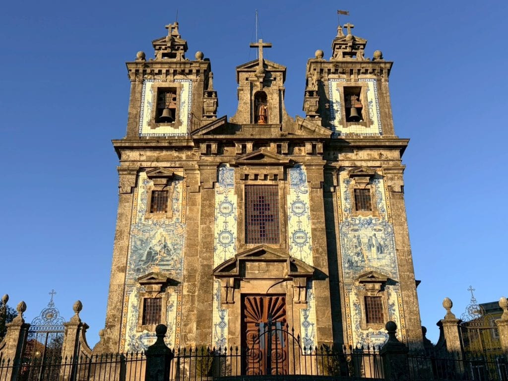 葡萄牙【波多】Porto|波多交通|波多推薦景點Top 20 in Porto|Ponte Luís I、Estação de São Bentos、Palácio da Bolsa|Ribeira、Douro Valley Cruise、Miradouro da Serra do Pilar、Livraria Lello|HF Ipanema Park hotel|Porto 2-Days Trip 25 Igreja Paroquial de Santo Ildefonso