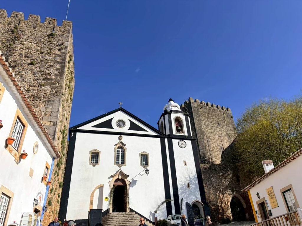 葡萄牙【歐比多斯Obidos】皇后之城Vila das Rainhas|Óbidos Medieval Walls、Ginjinha de Óbidos →【托馬爾Tomar】Knights Templar、Convento de Cristo、Janela do Capítulo →【法蒂瑪Fatima】Santuário de Fátima|餐廳O Plcadeiro|Essence Inn Marianos Hotel 9 Igreja de Sao Tiago