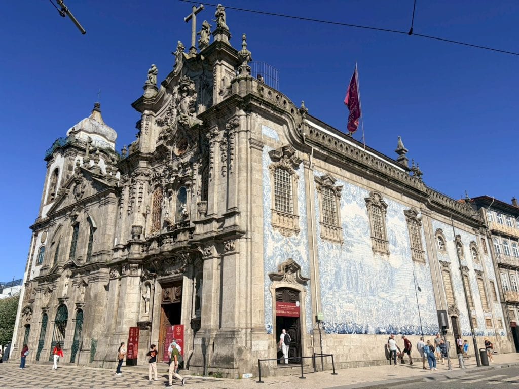 葡萄牙【波多】Porto|波多交通|波多推薦景點Top 20 in Porto|Ponte Luís I、Estação de São Bentos、Palácio da Bolsa|Ribeira、Douro Valley Cruise、Miradouro da Serra do Pilar、Livraria Lello|HF Ipanema Park hotel|Porto 2-Days Trip 29 Igreja do Carmo