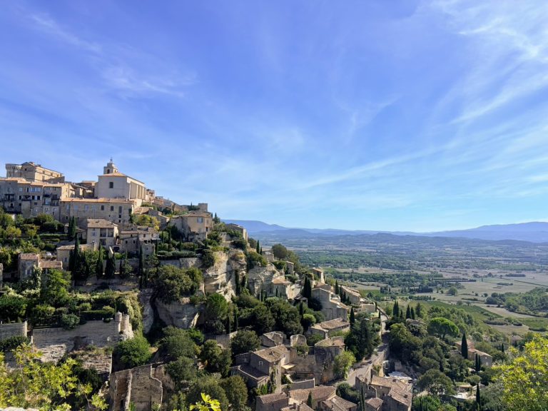 南法天空之城【勾禾德Gordes】勾禾德城堡、聖菲爾明教堂、勾禾德展望台等景點 6 Point de vue sur Gordes